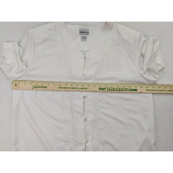 Apparenza Women's Top Size 1X White Embroidered Short Sleeve Silky Textured - Picture 8 of 13